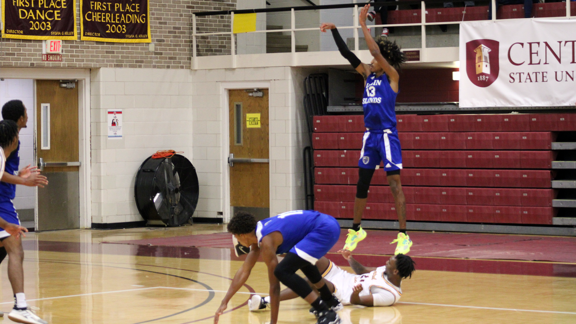 Norris Tops 30 Points in a Tale of Two Halves